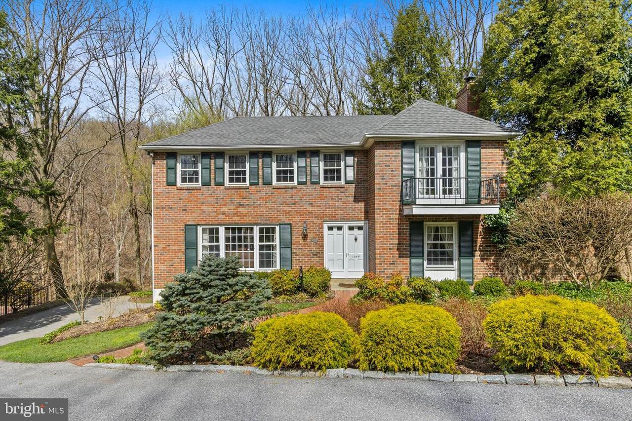 1549 Maple Avenue - Photo 1