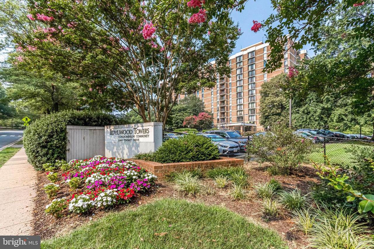 2300 Pimmit Drive - Photo 1
