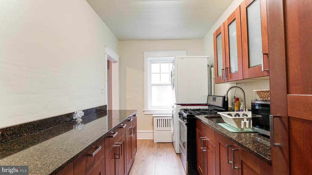 192 Lansdowne Avenue - Photo 1