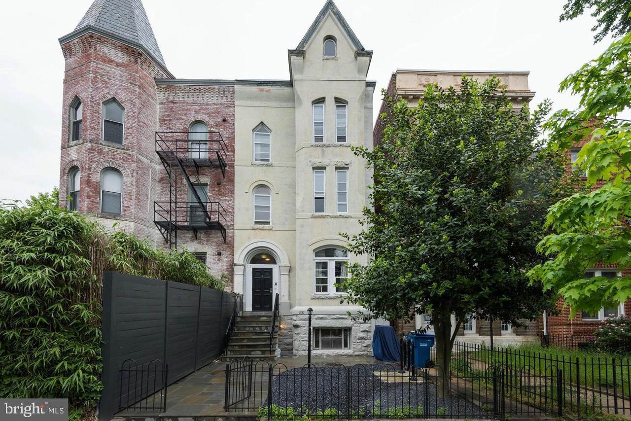 1739 19TH Street - Photo 1
