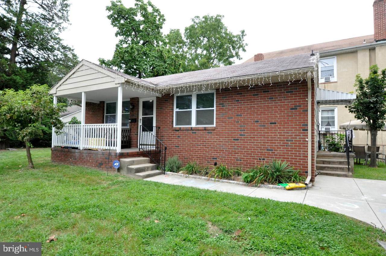 724 Burlington Avenue - Photo 1