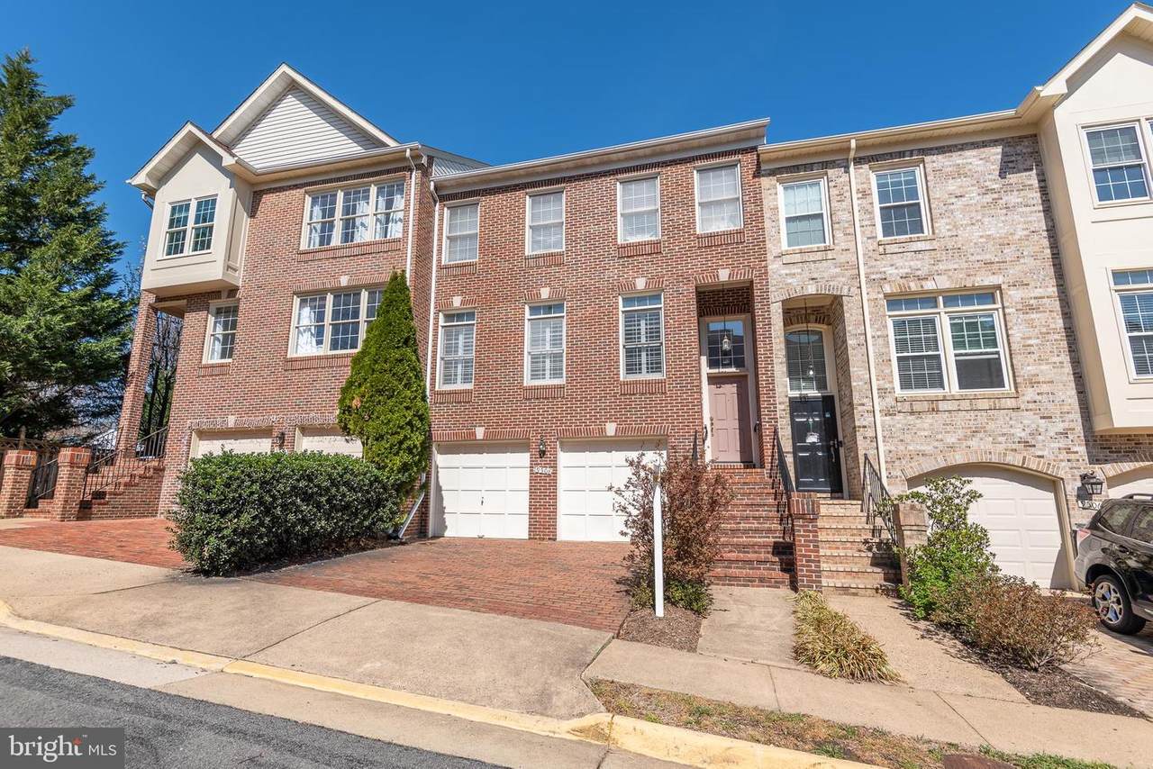 9508 Gatecross Place - Photo 1
