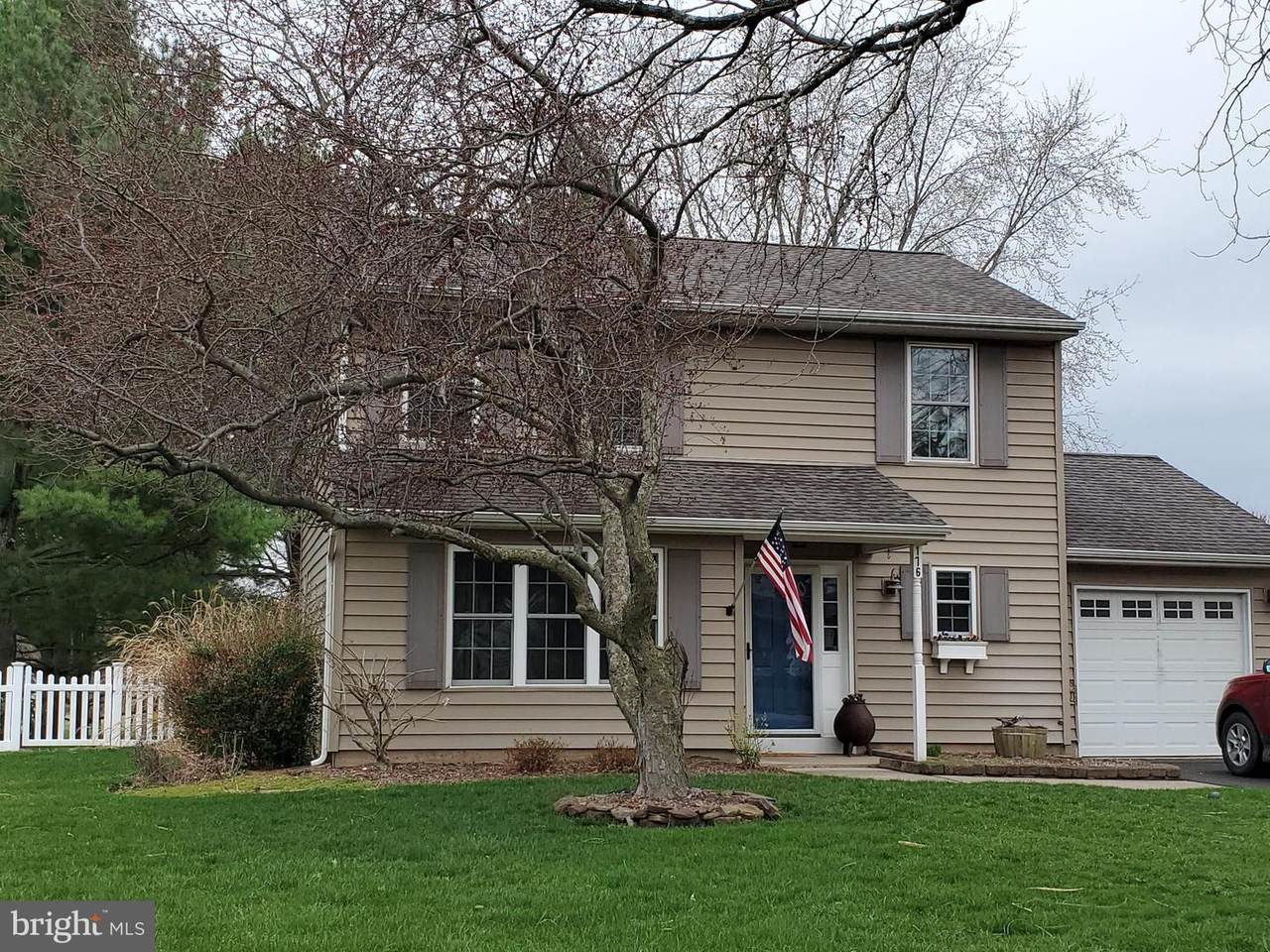 176 Burgundy Lane - Photo 1