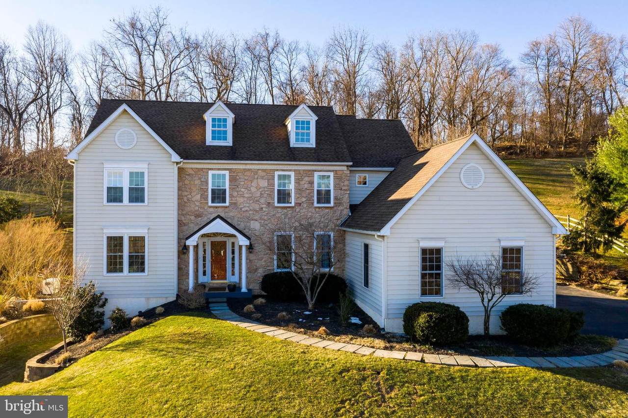 215 Rising Hill Lane - Photo 1