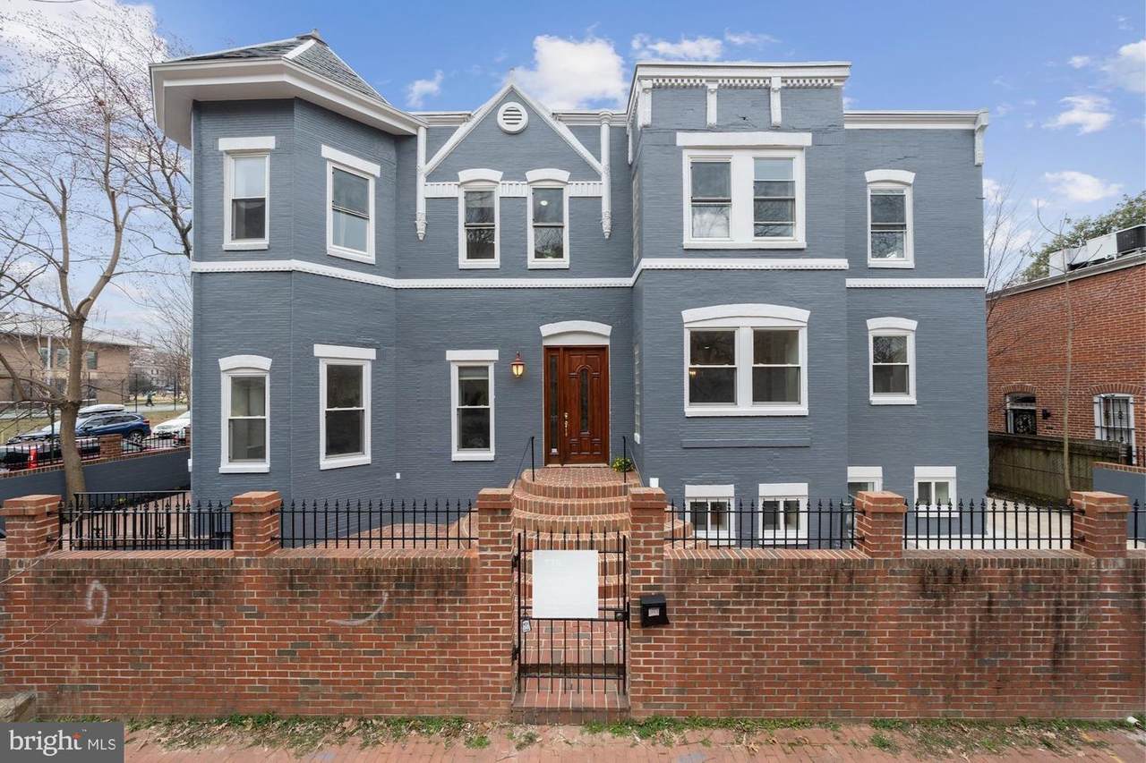 656 9TH Street - Photo 1
