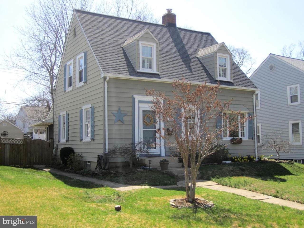 103 14TH Avenue - Photo 1
