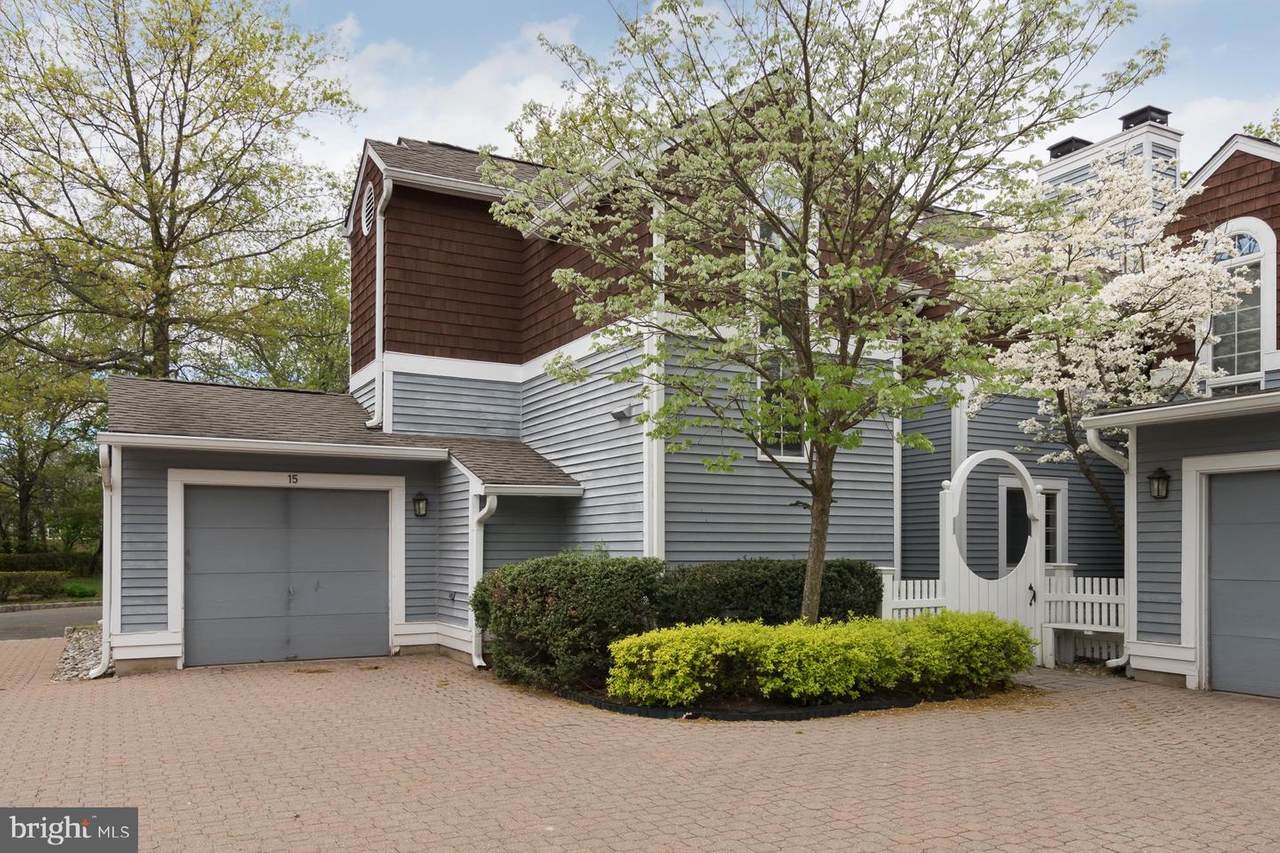 15 Railroad Place - Photo 1
