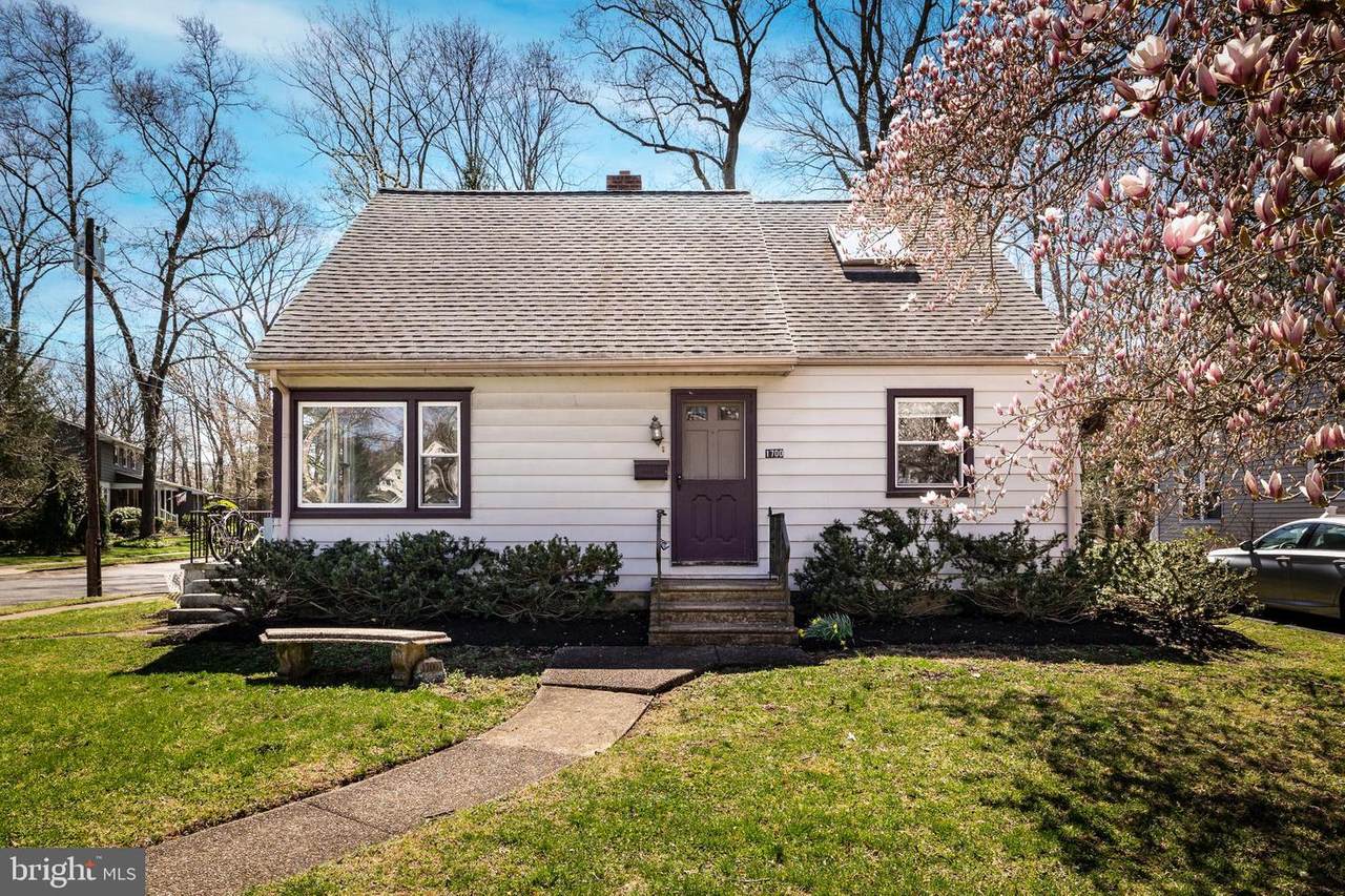 1700 Chestnut Avenue - Photo 1