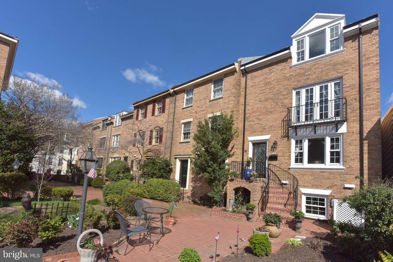 320 Royal Street - Photo 1