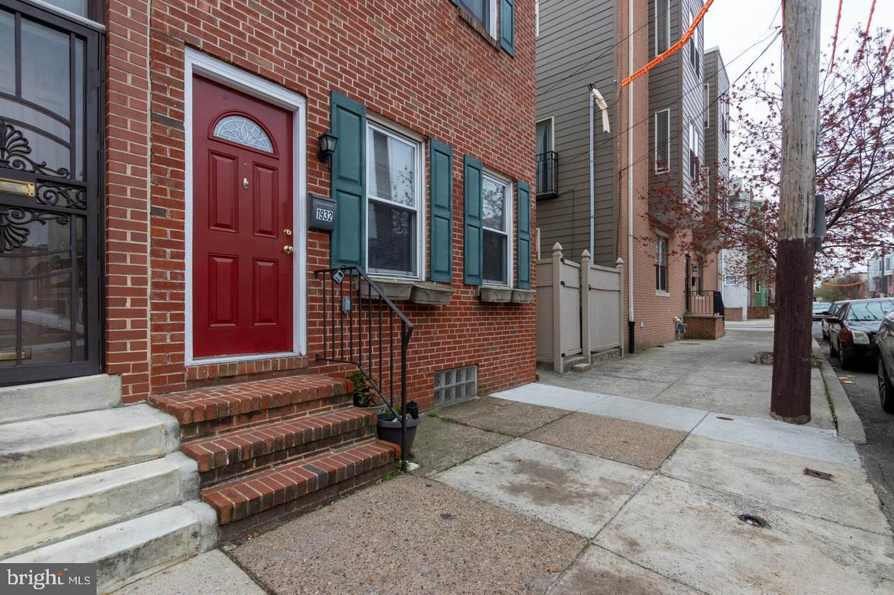 1932 Carpenter Street - Photo 1