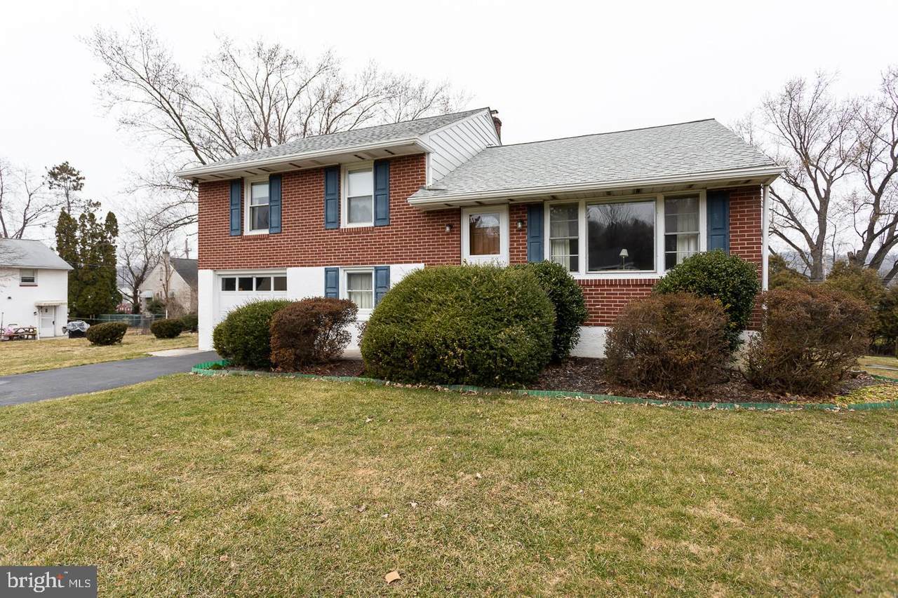 1701 Stirling Street - Photo 1