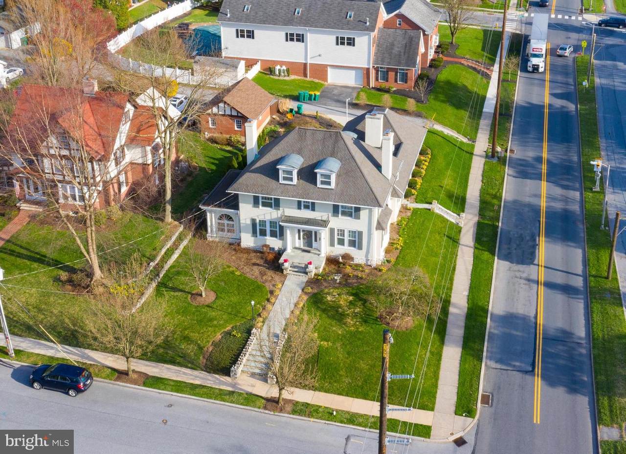 206 Granada Avenue - Photo 1