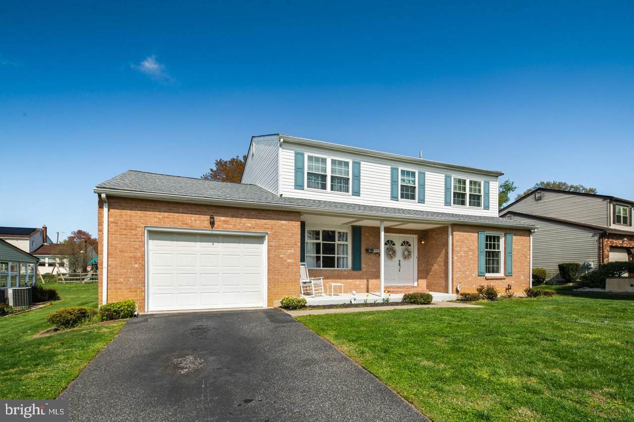 518 Camelot Drive - Photo 1