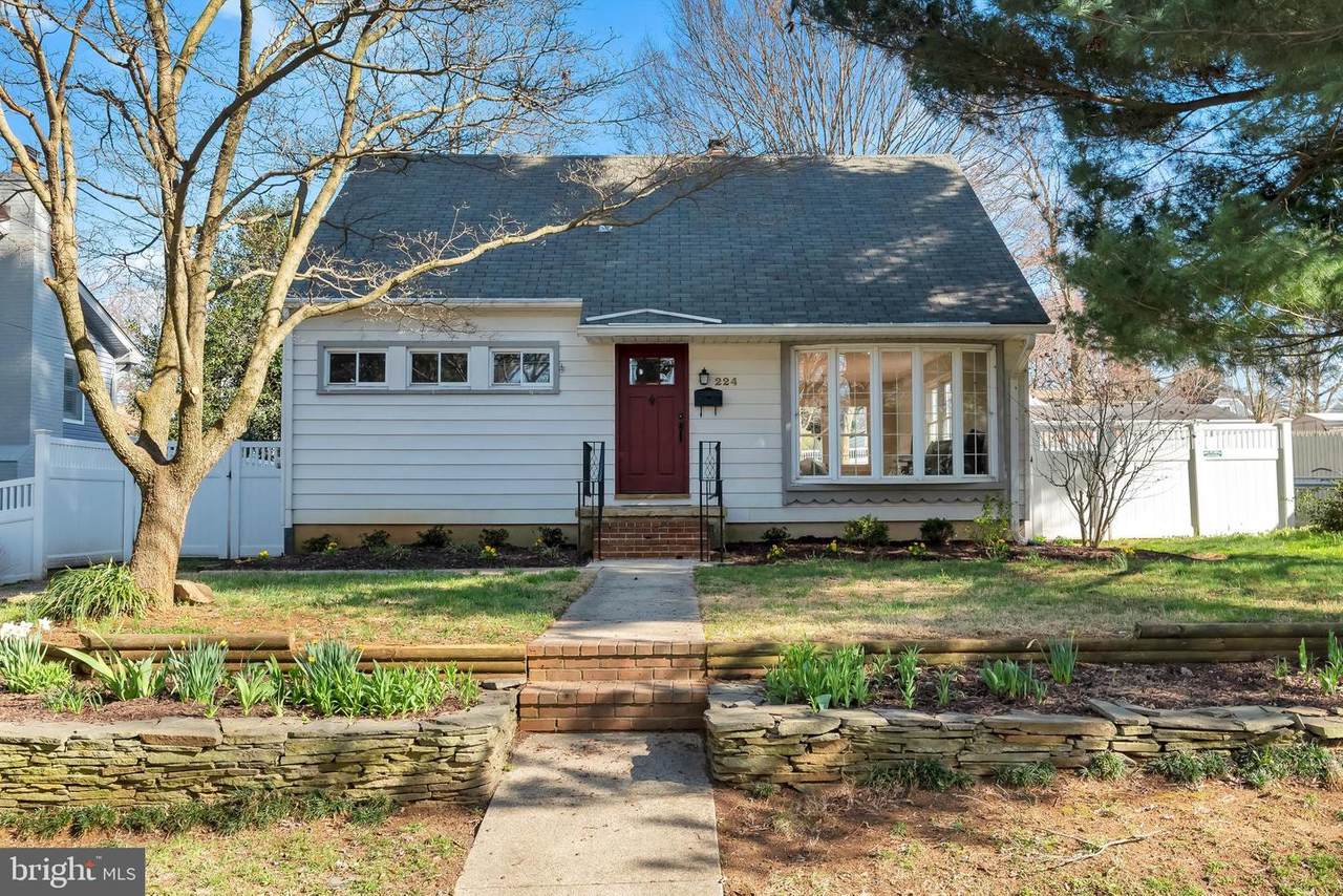 224 Dewey Drive - Photo 1