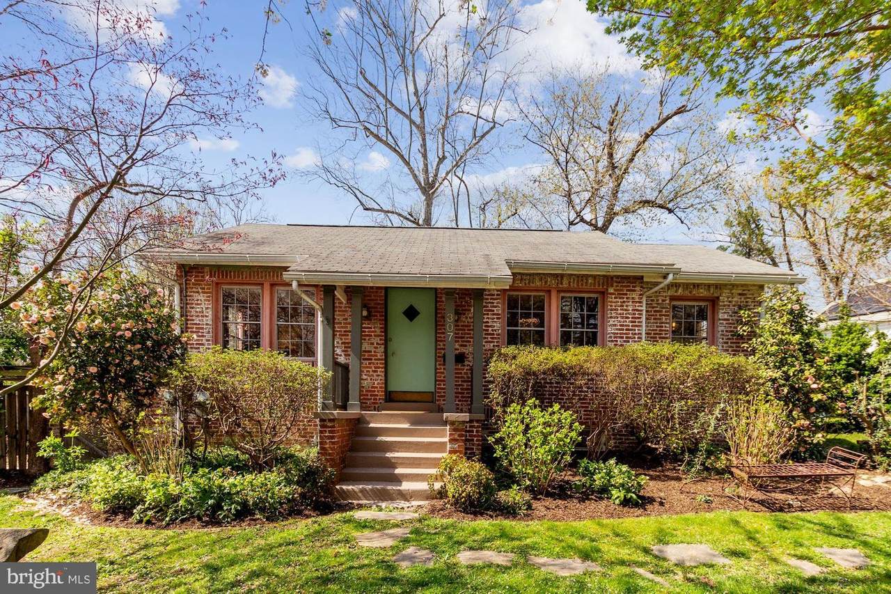 307 Franklin Avenue - Photo 1