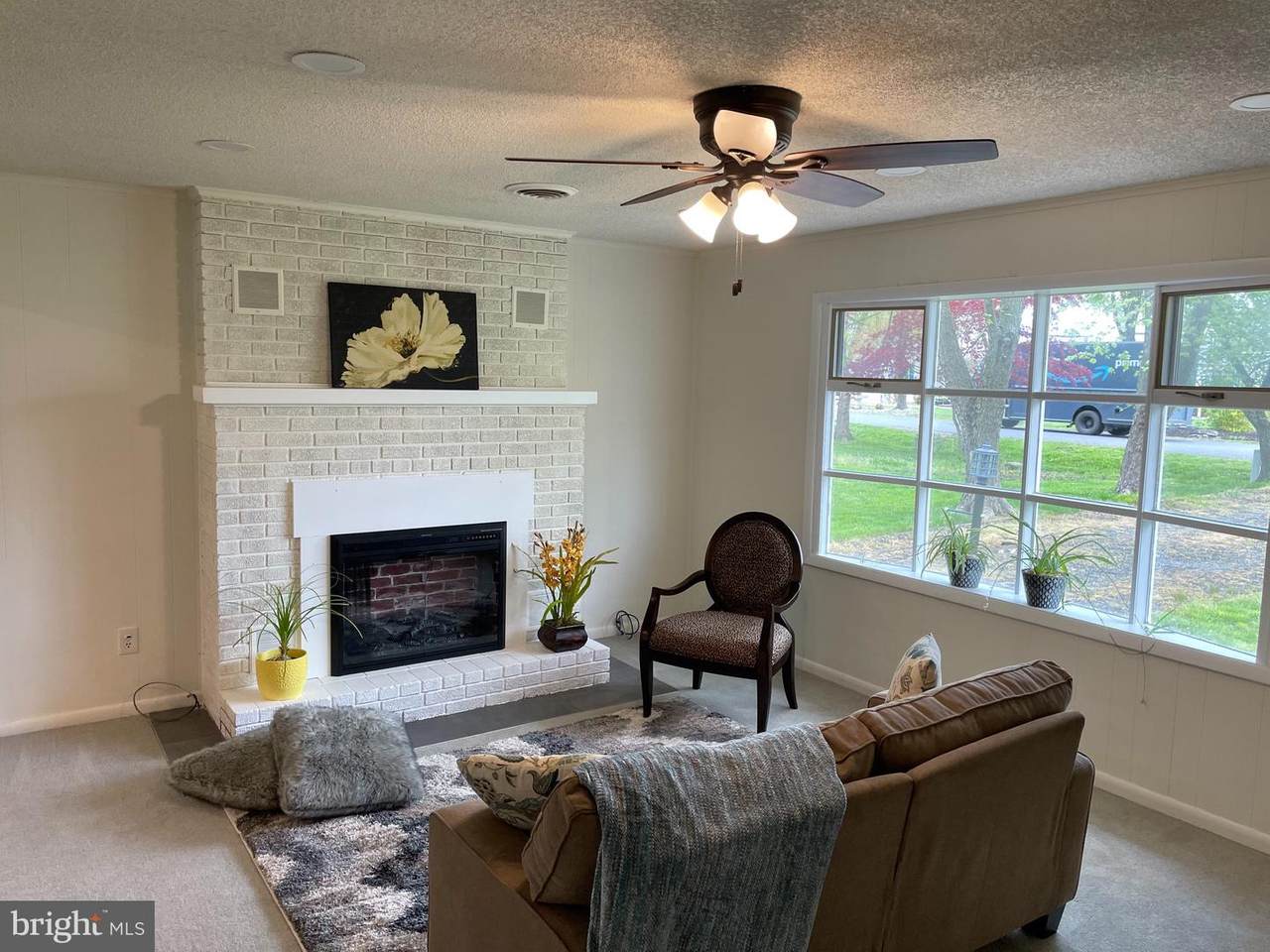 313 Chenowith Drive - Photo 1