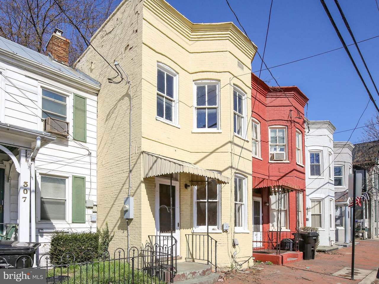 309 Kent Street - Photo 1