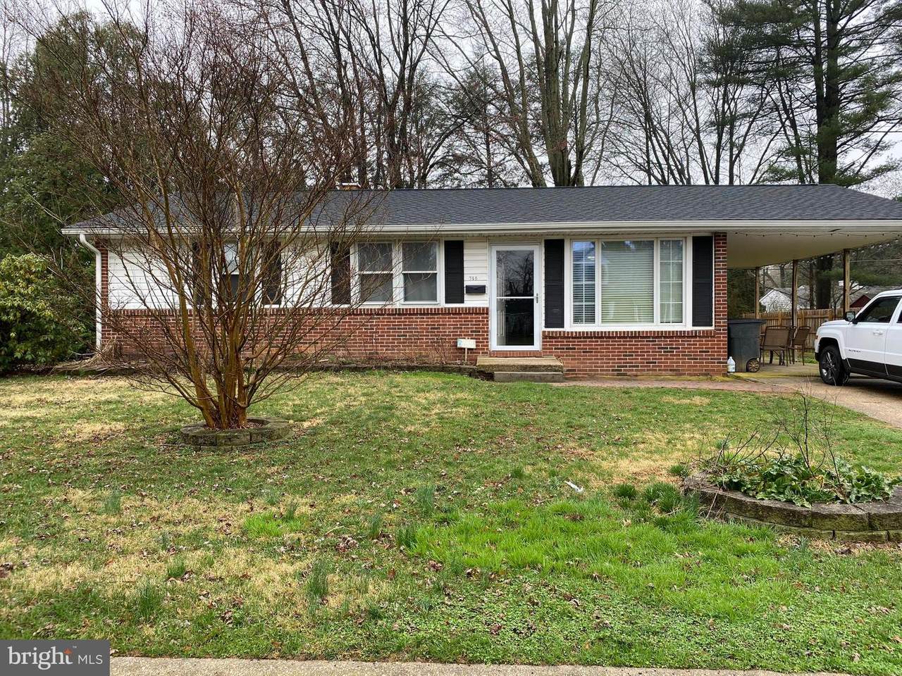 748 Roland Avenue - Photo 1