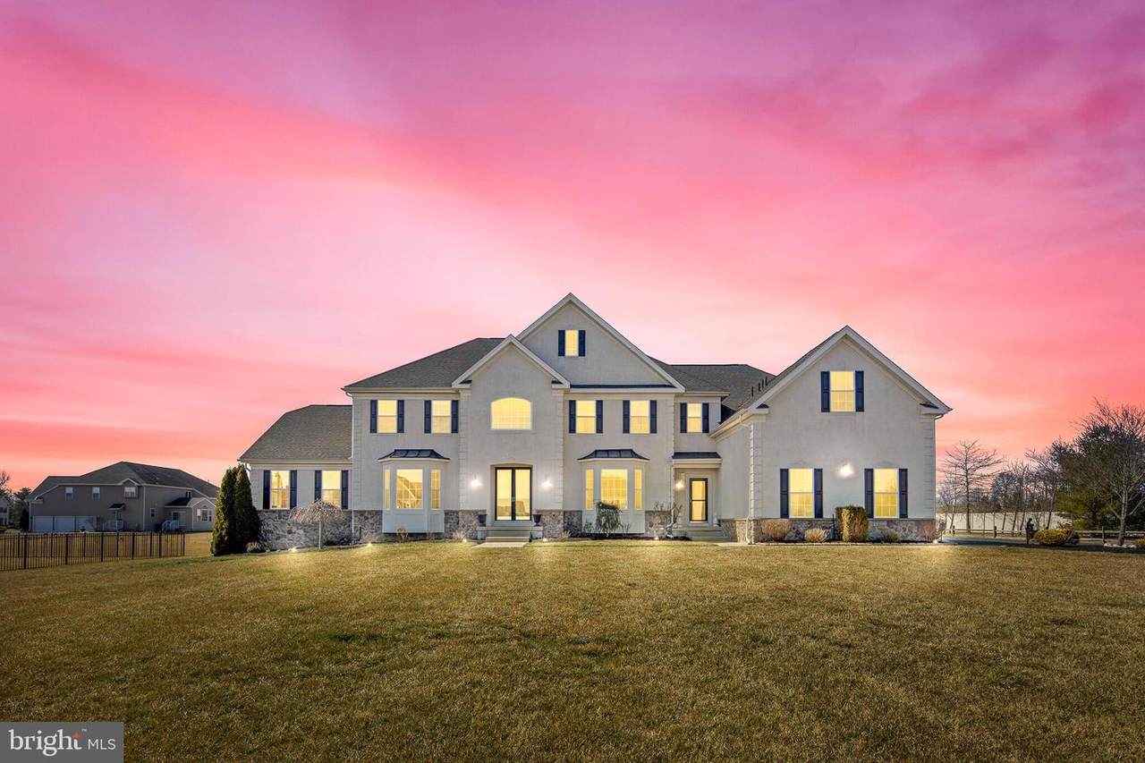 175 Greenview Court - Photo 1