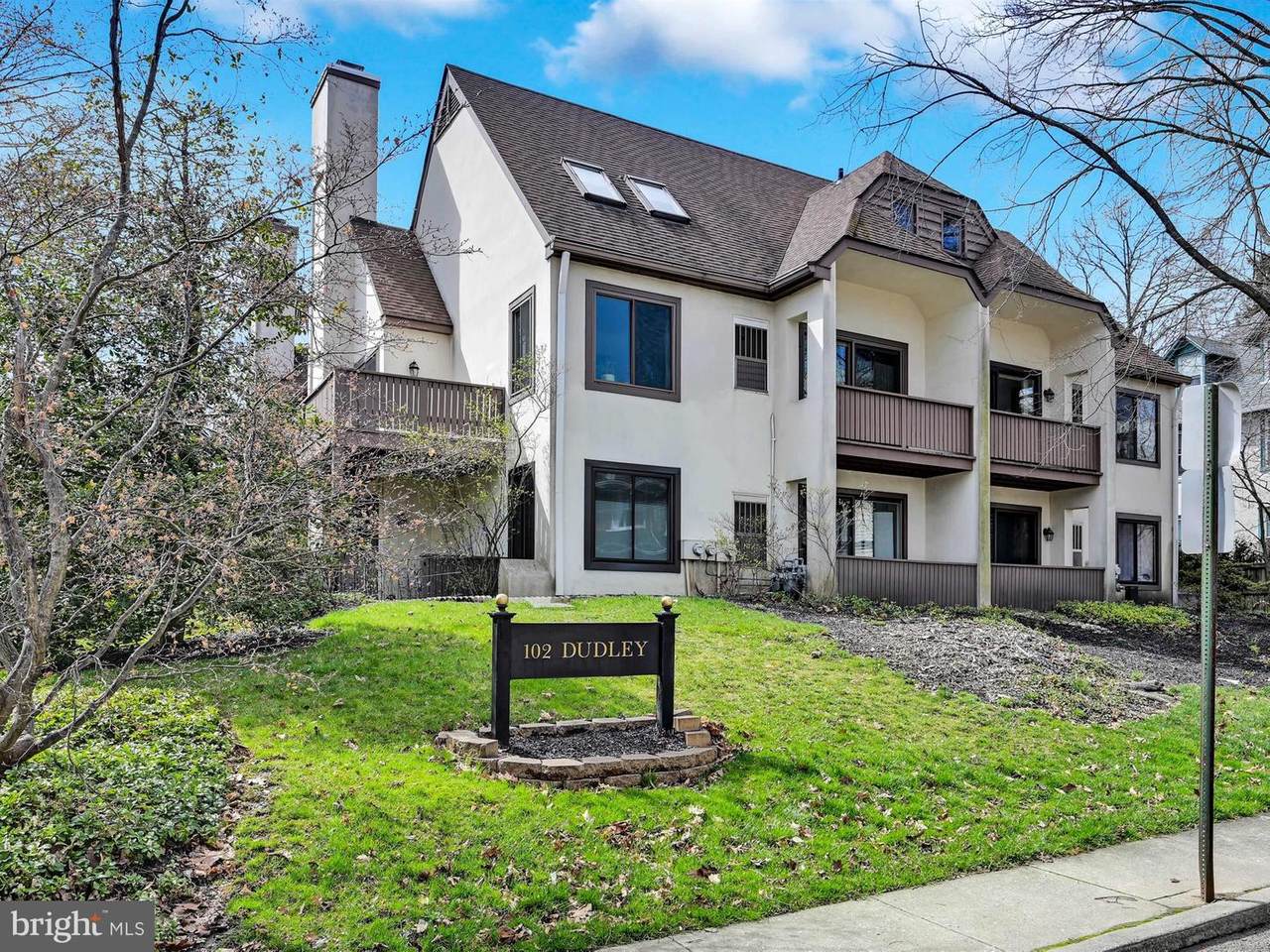 102 Dudley Avenue - Photo 1