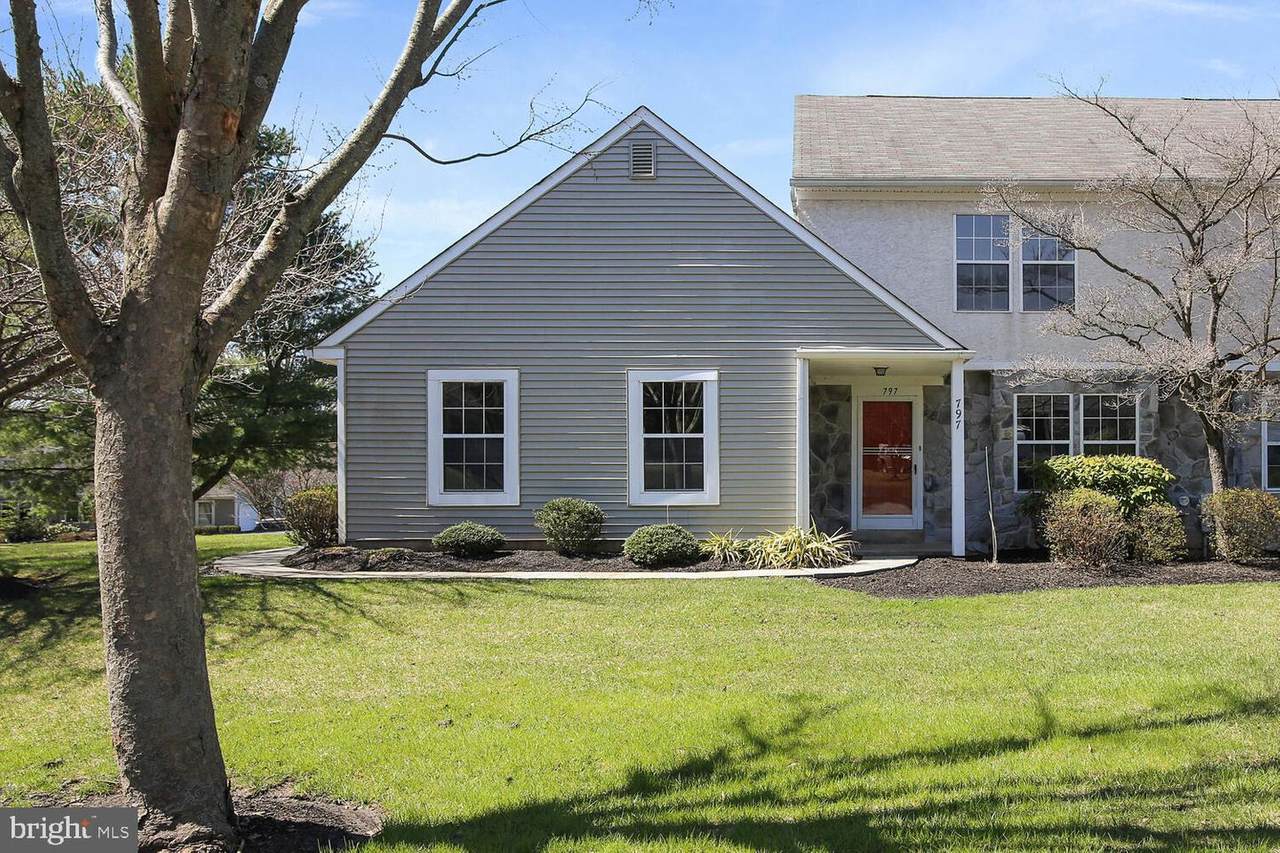 797 Bradford Terrace - Photo 1
