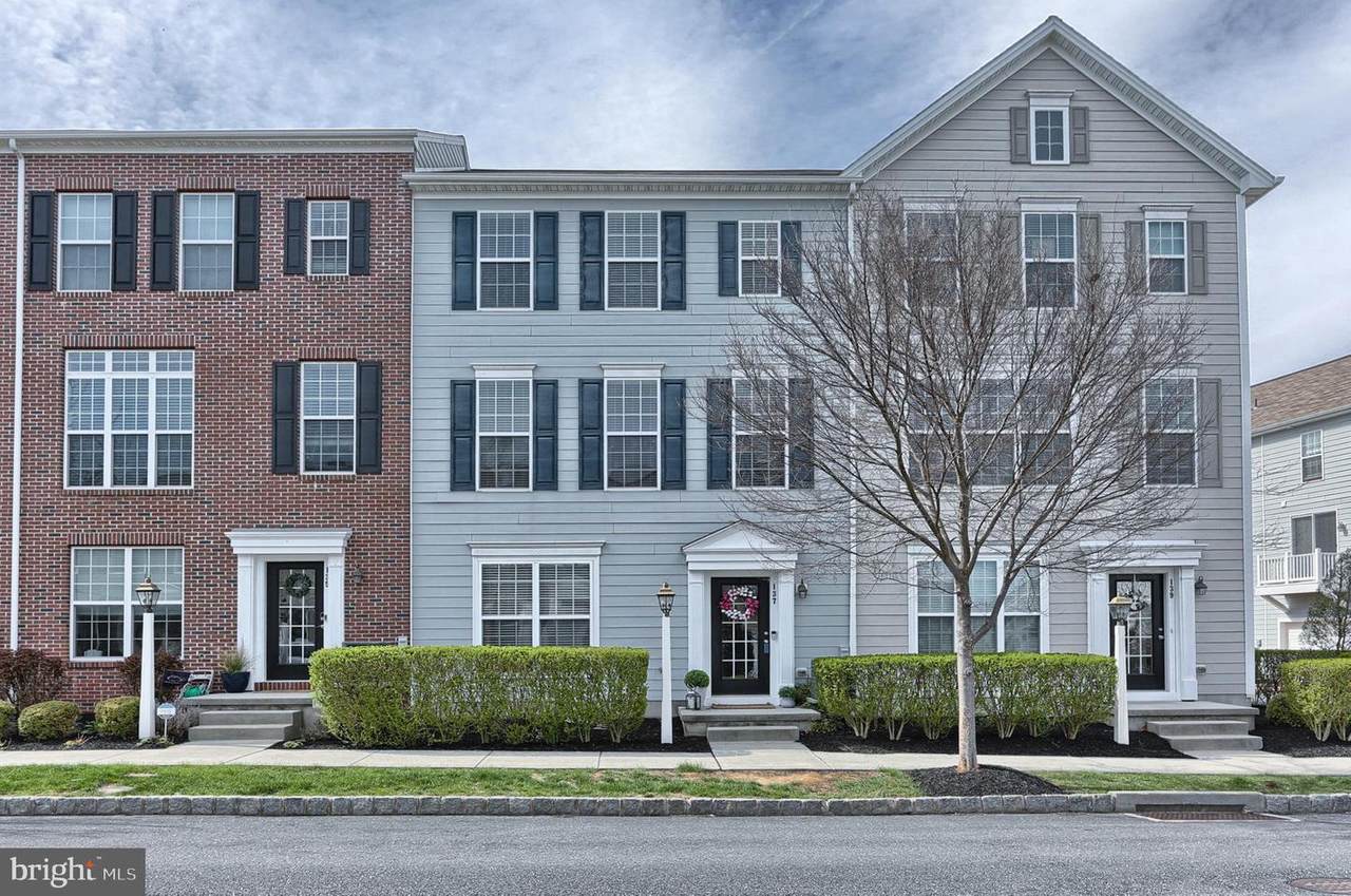 137 Summer Lane - Photo 1