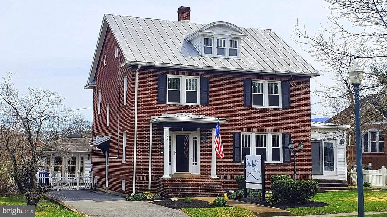 425 Royal Avenue - Photo 1