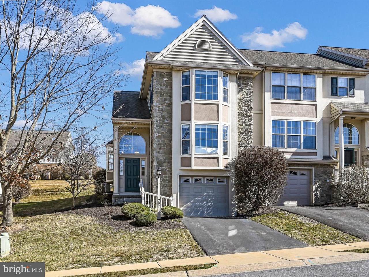 707 Royal View Drive - Photo 1