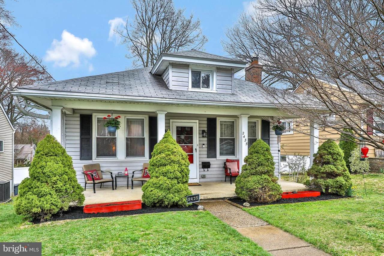 2435 Arlington Avenue - Photo 1
