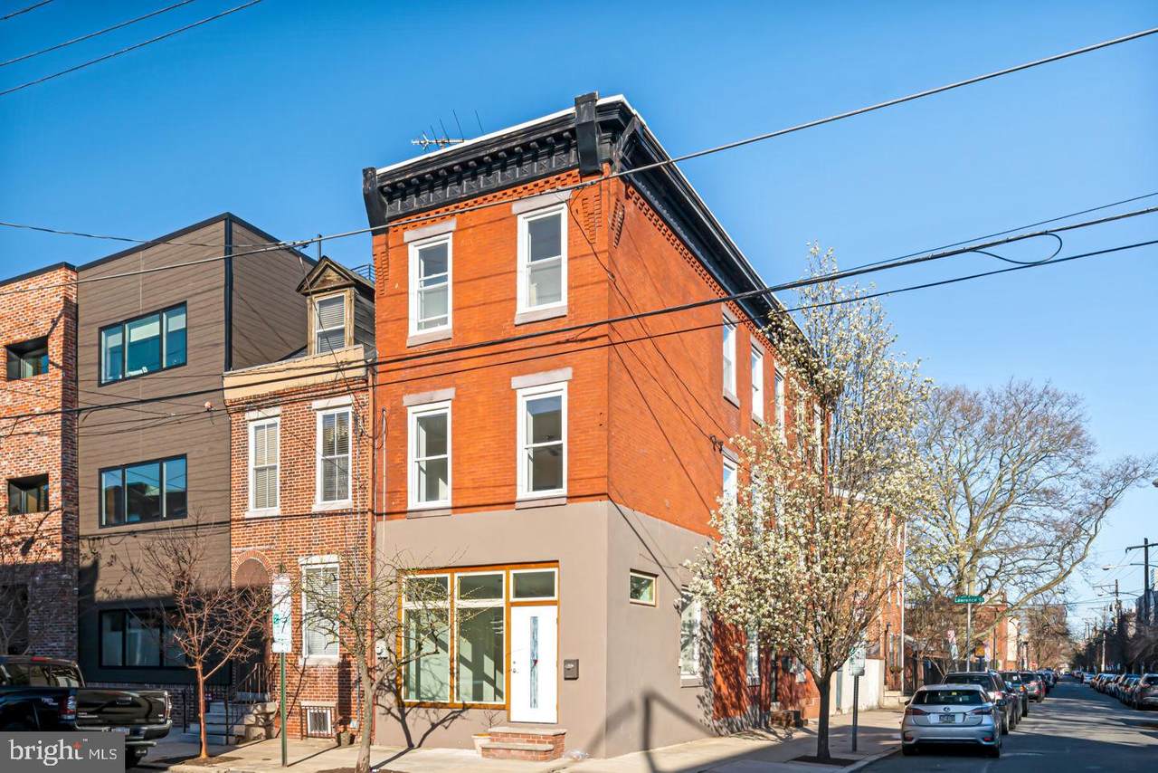 823 5TH Street - Photo 1
