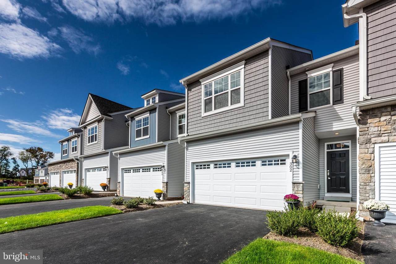 351 Ridgewood Drive - Photo 1