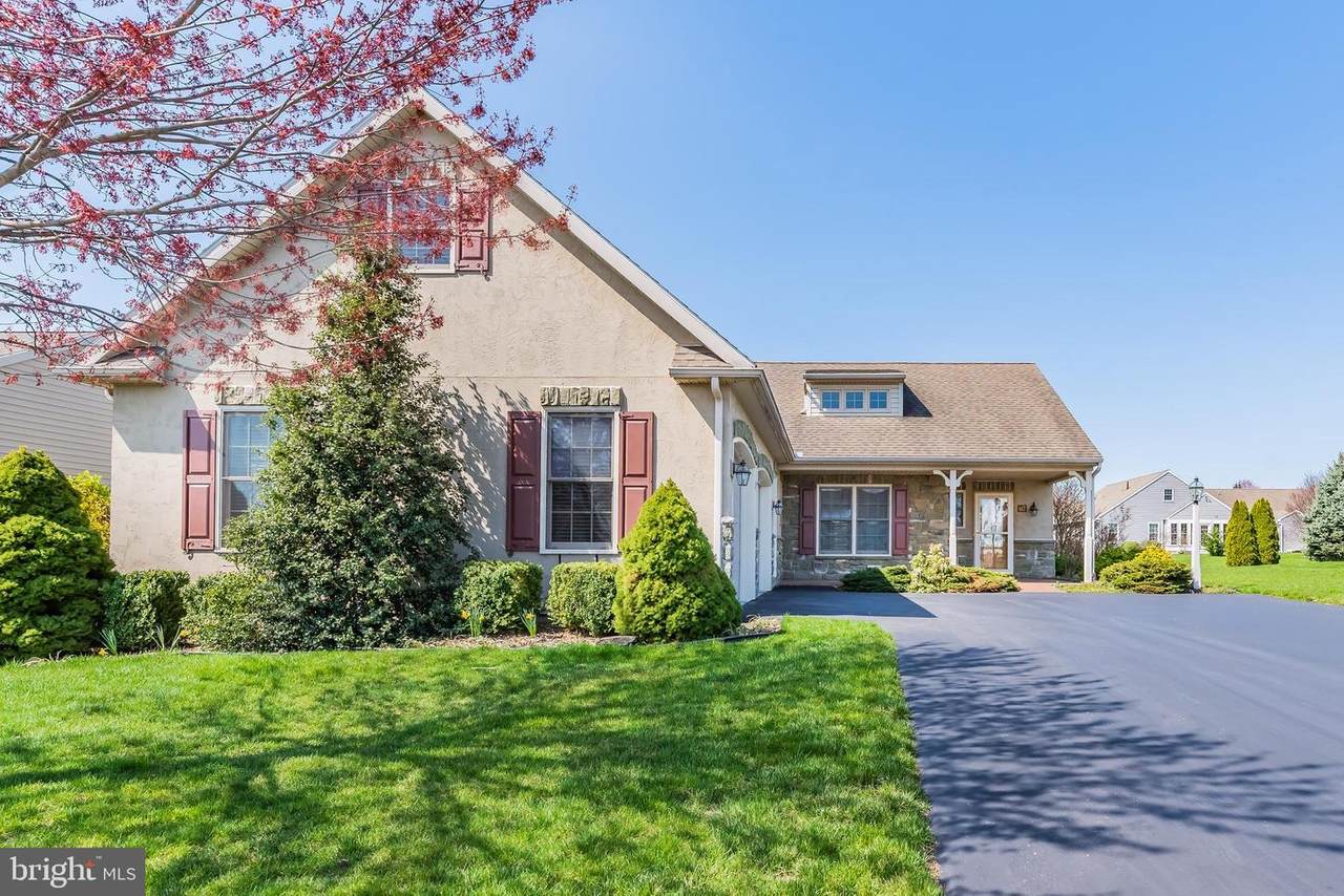 417 Rosewood Drive - Photo 1