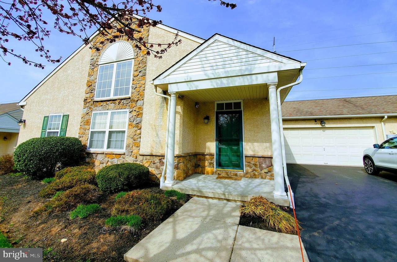 125 Arbour Court - Photo 1