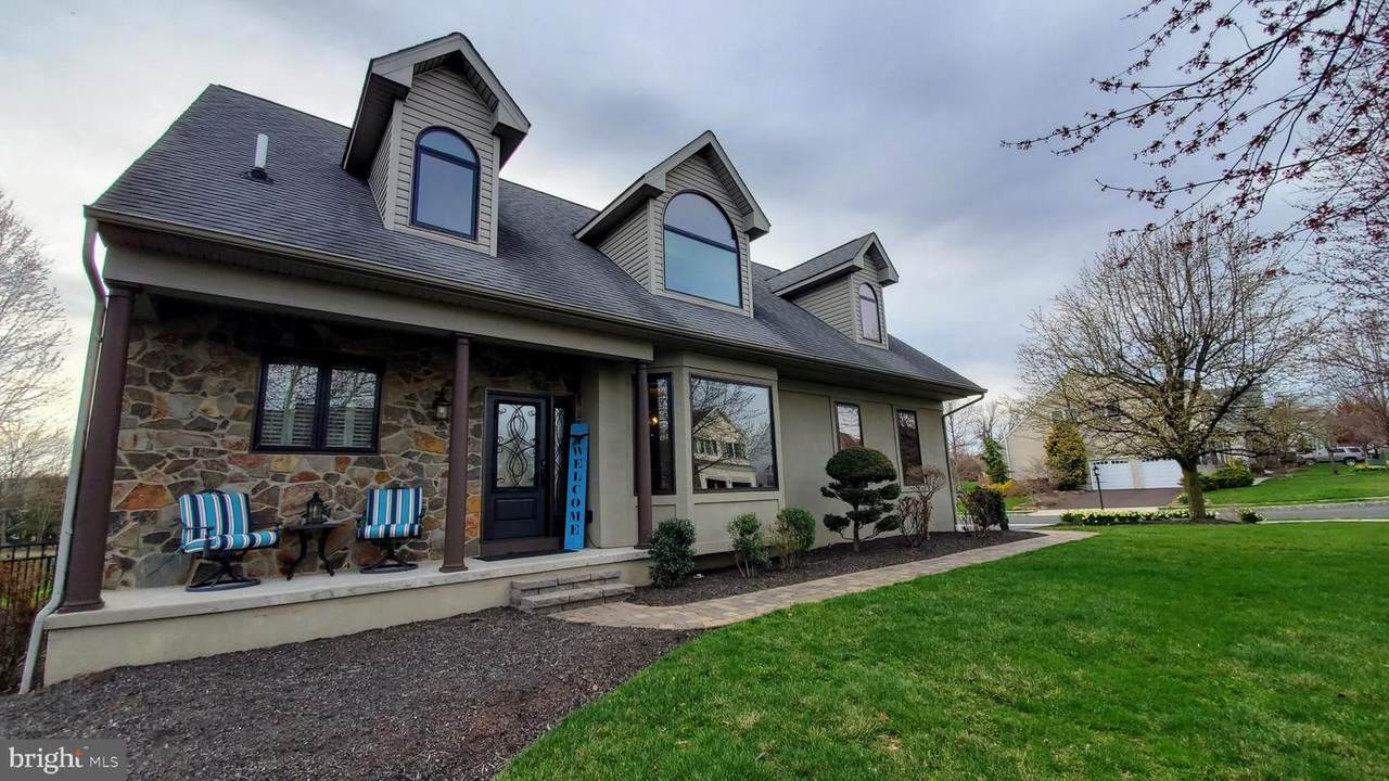 837 Mountain Top Drive - Photo 1
