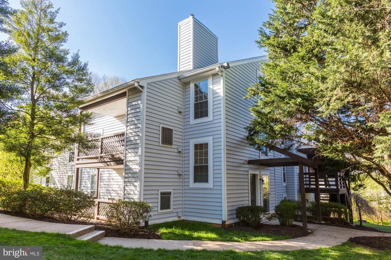 10082 Oakton Terrace Road - Photo 1