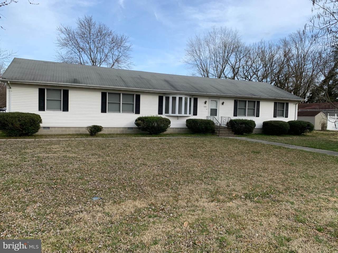 1006 Maces Lane - Photo 1