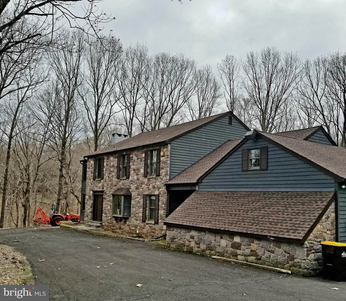 366 Sugan Road - Photo 1
