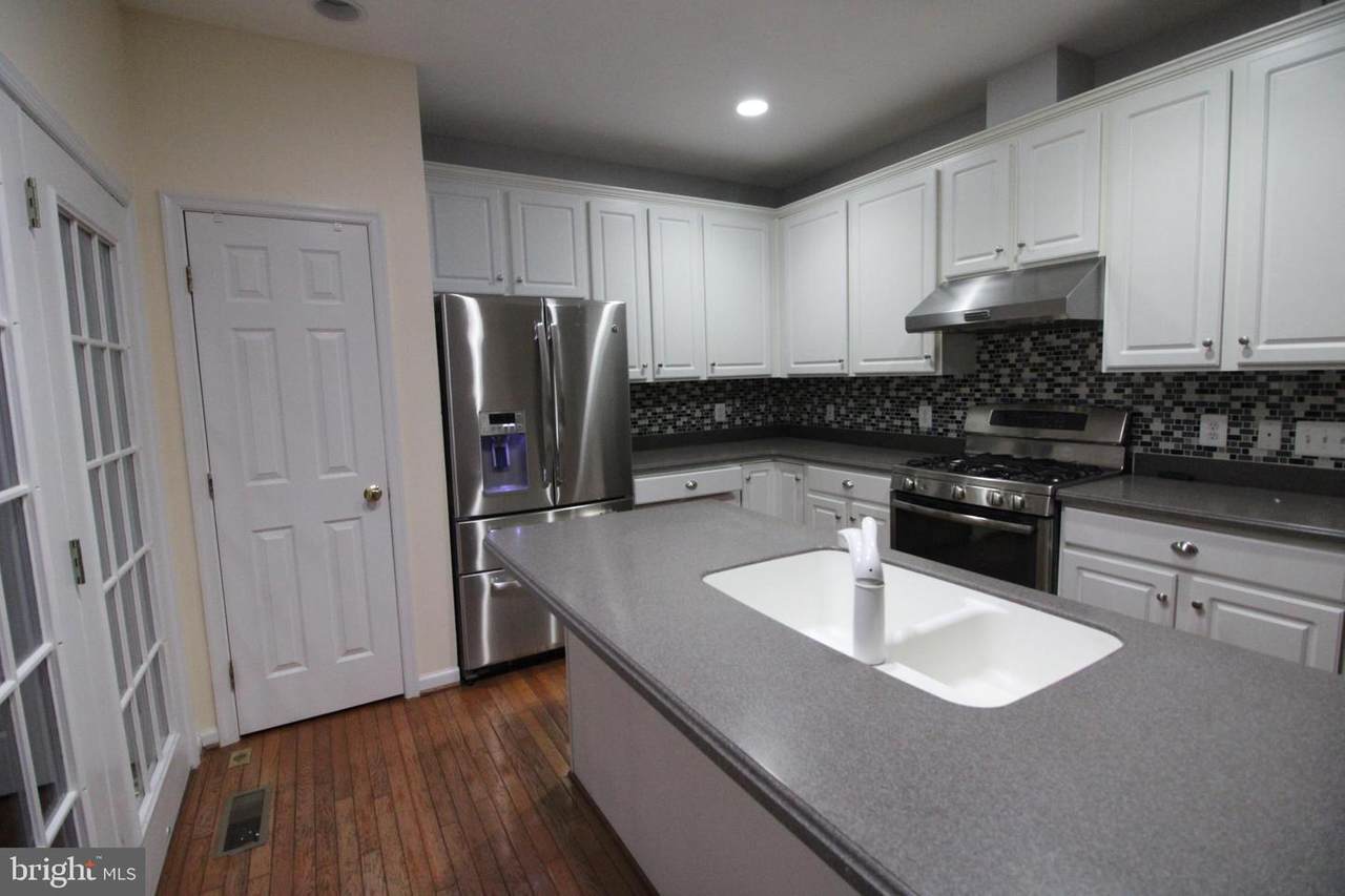 7729 Heritage Woods Way - Photo 1