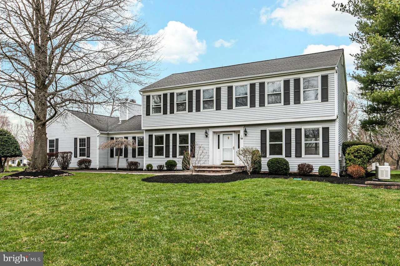 98 Richmond Drive - Photo 1