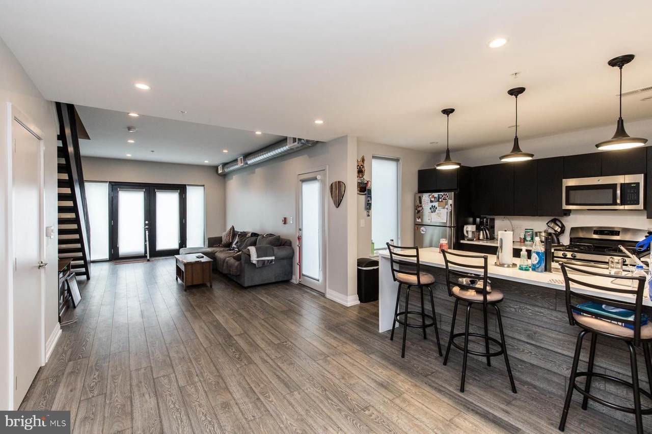 512 Girard Avenue - Photo 1