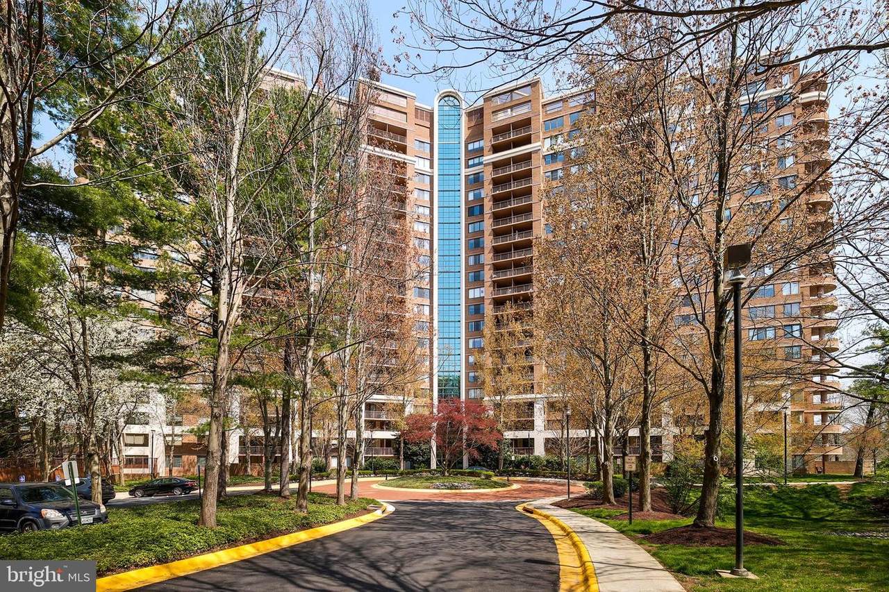 10101 Grosvenor Place - Photo 1