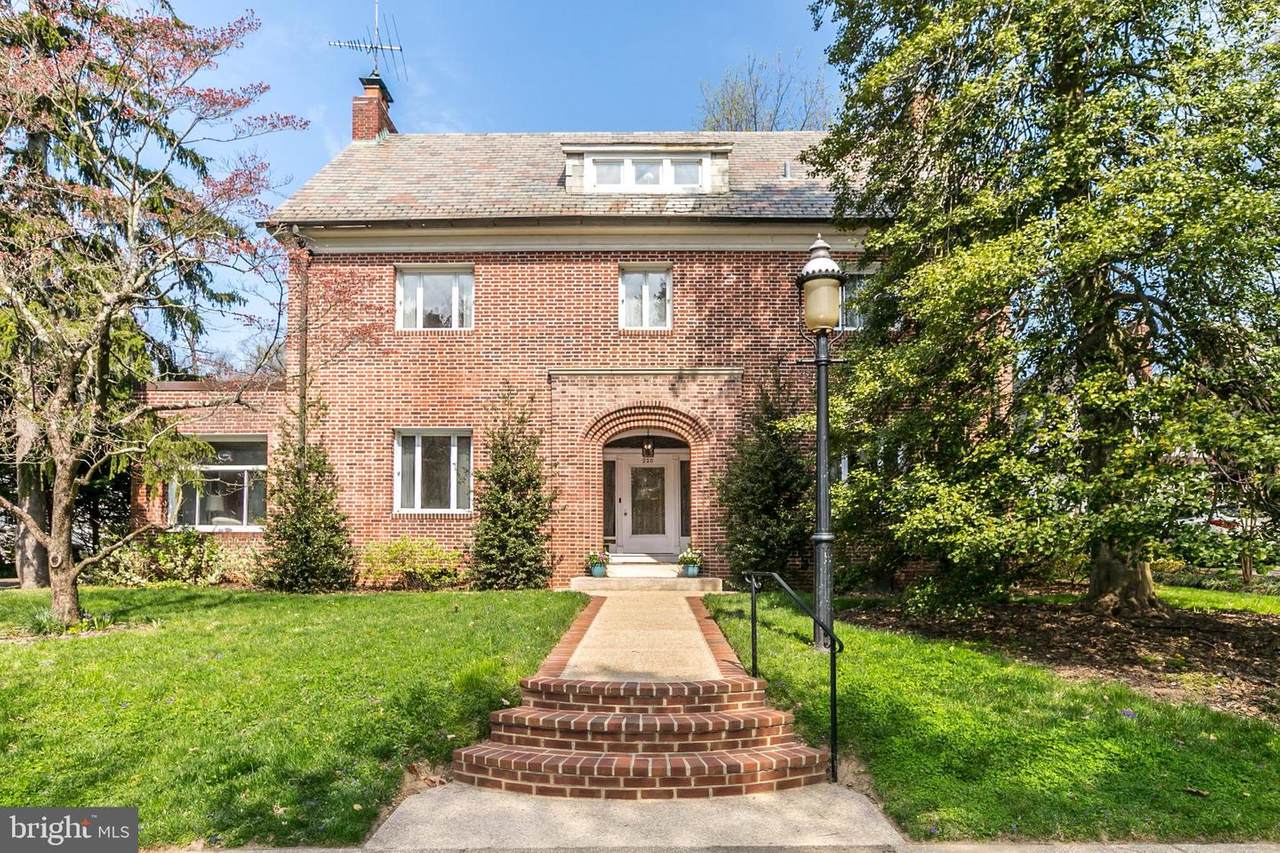 220 Chancery Road - Photo 1