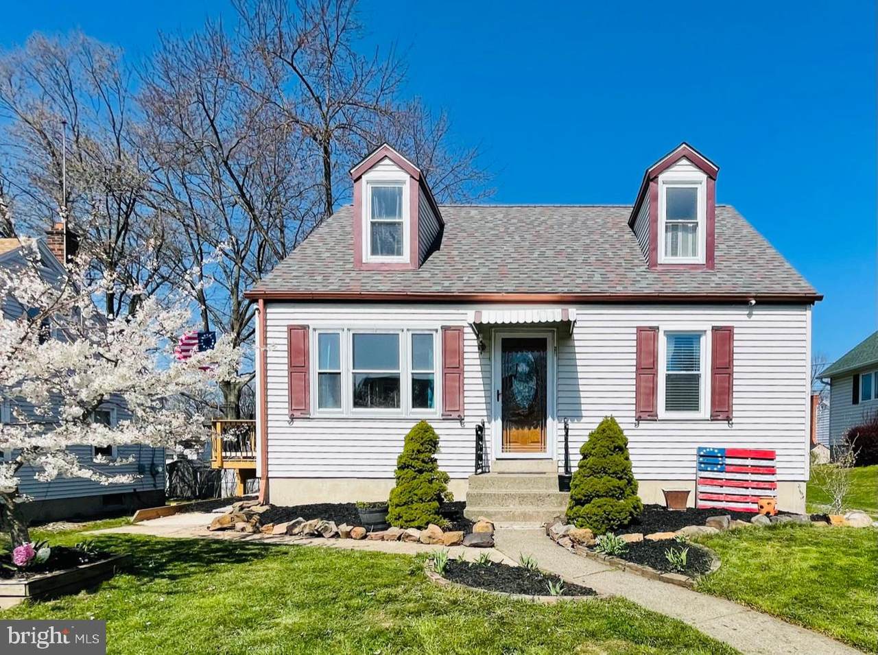 671 Beechwood Avenue - Photo 1