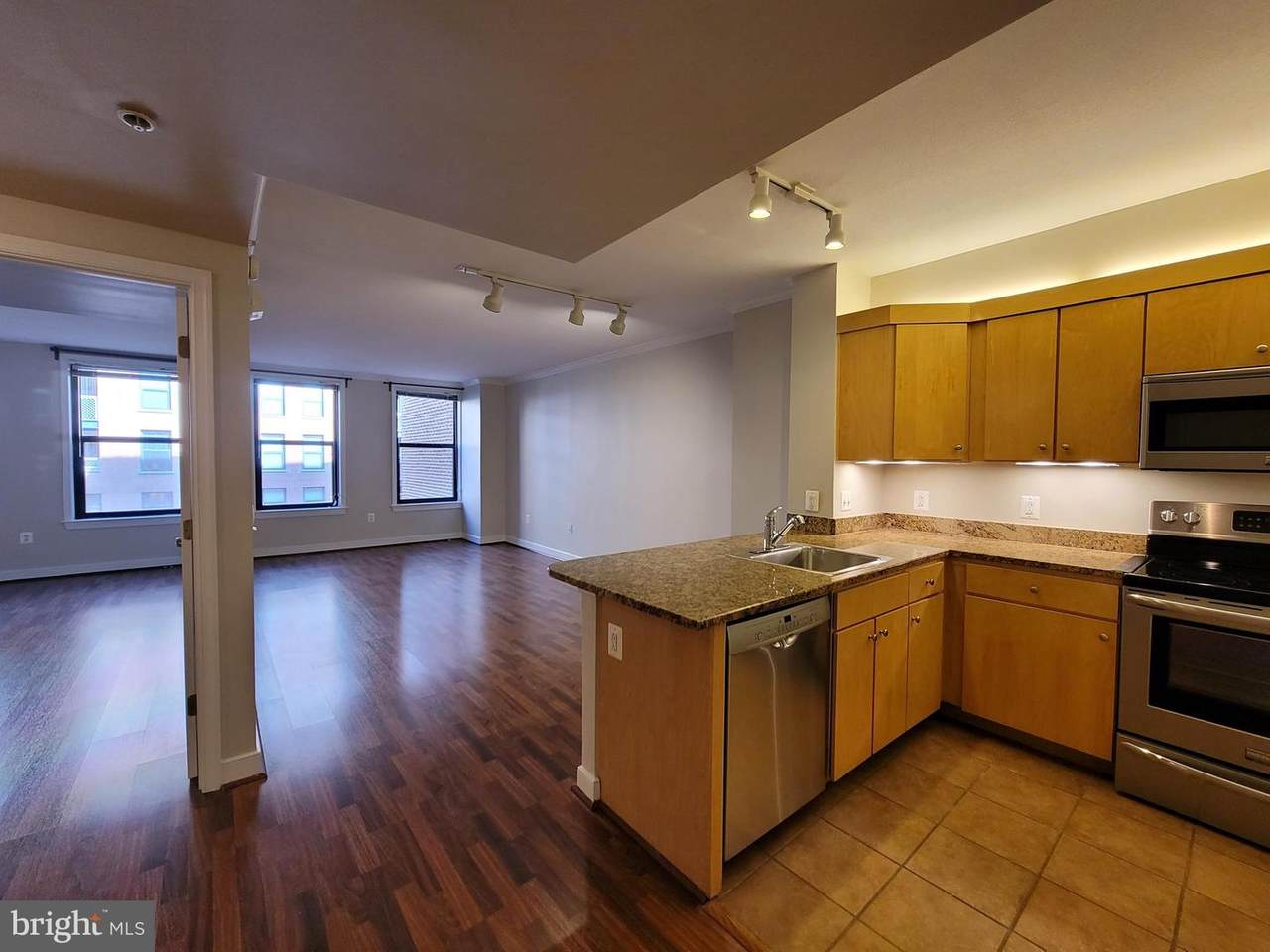 616 E Street - Photo 1