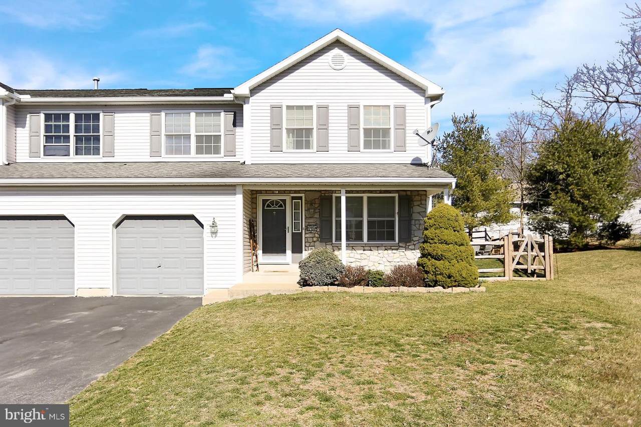 1042 Alexander Drive - Photo 1