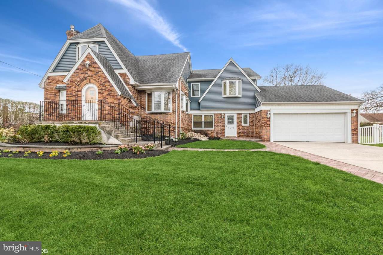 728 Cedar Avenue - Photo 1