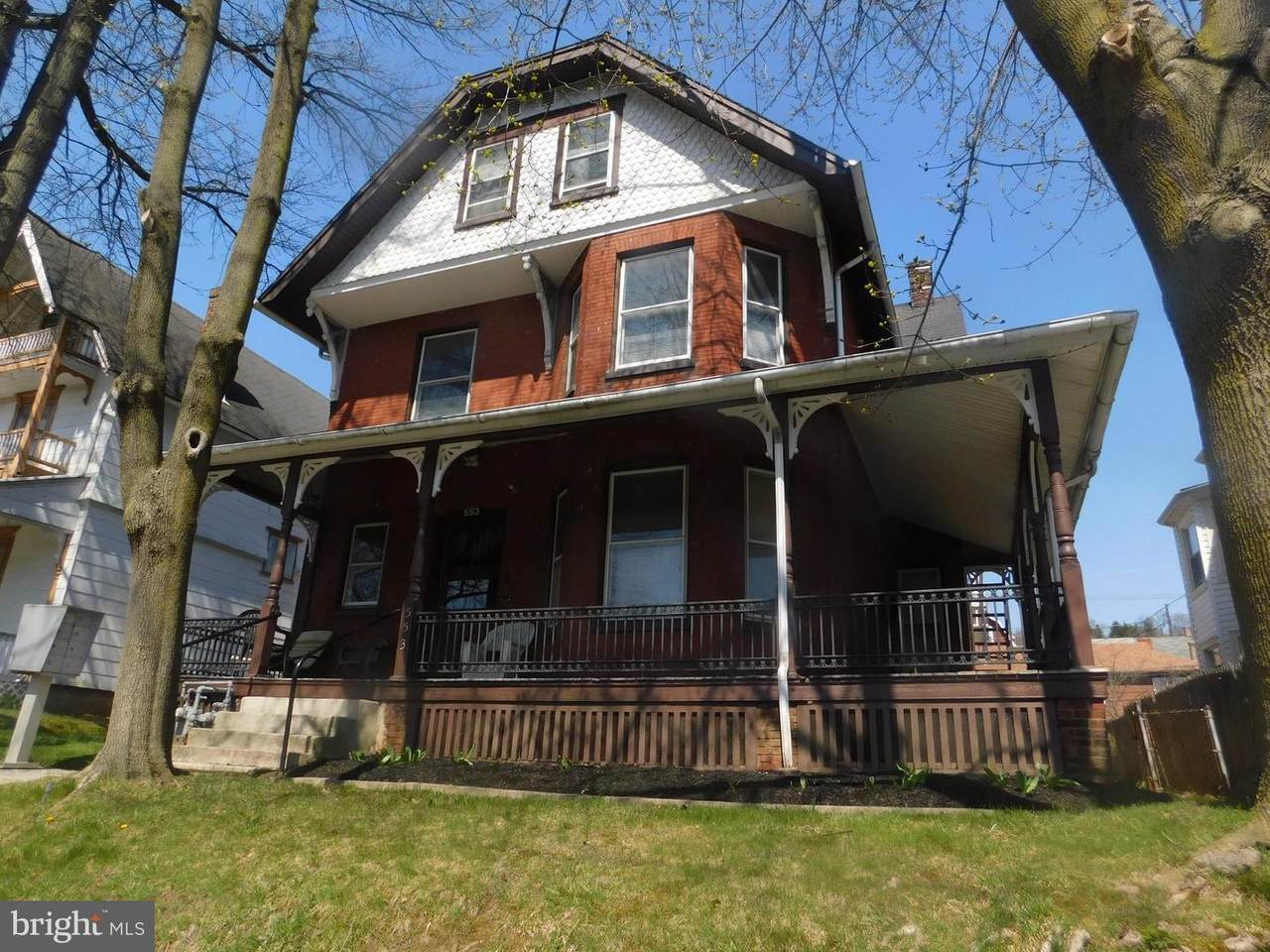 553 Chestnut Street - Photo 1