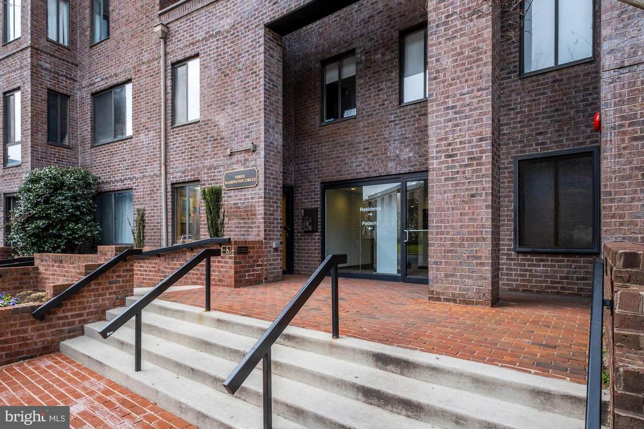3 Washington Circle - Photo 1