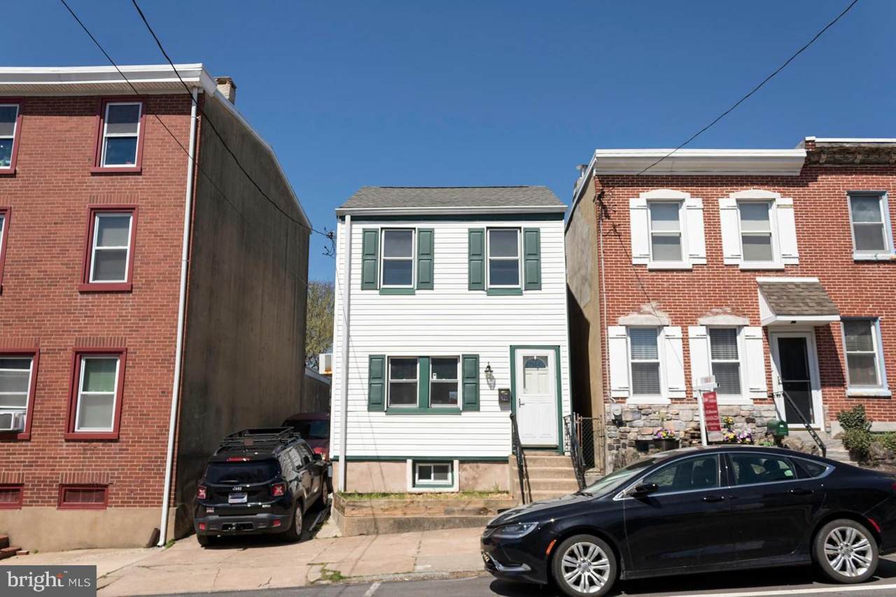 428 Leverington Avenue - Photo 1