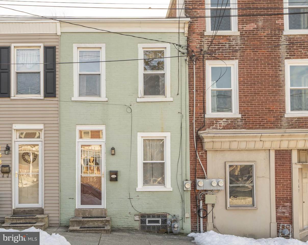 165 7TH Avenue - Photo 1